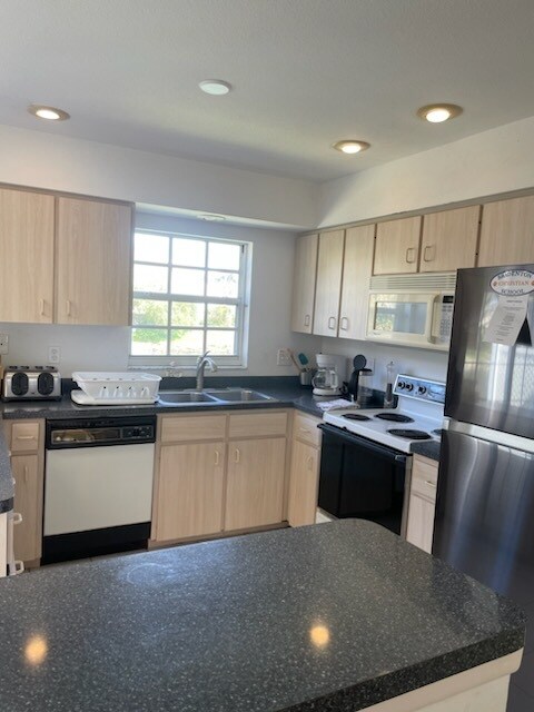 Foto del edificio - 3512 57th Avenue Cir W