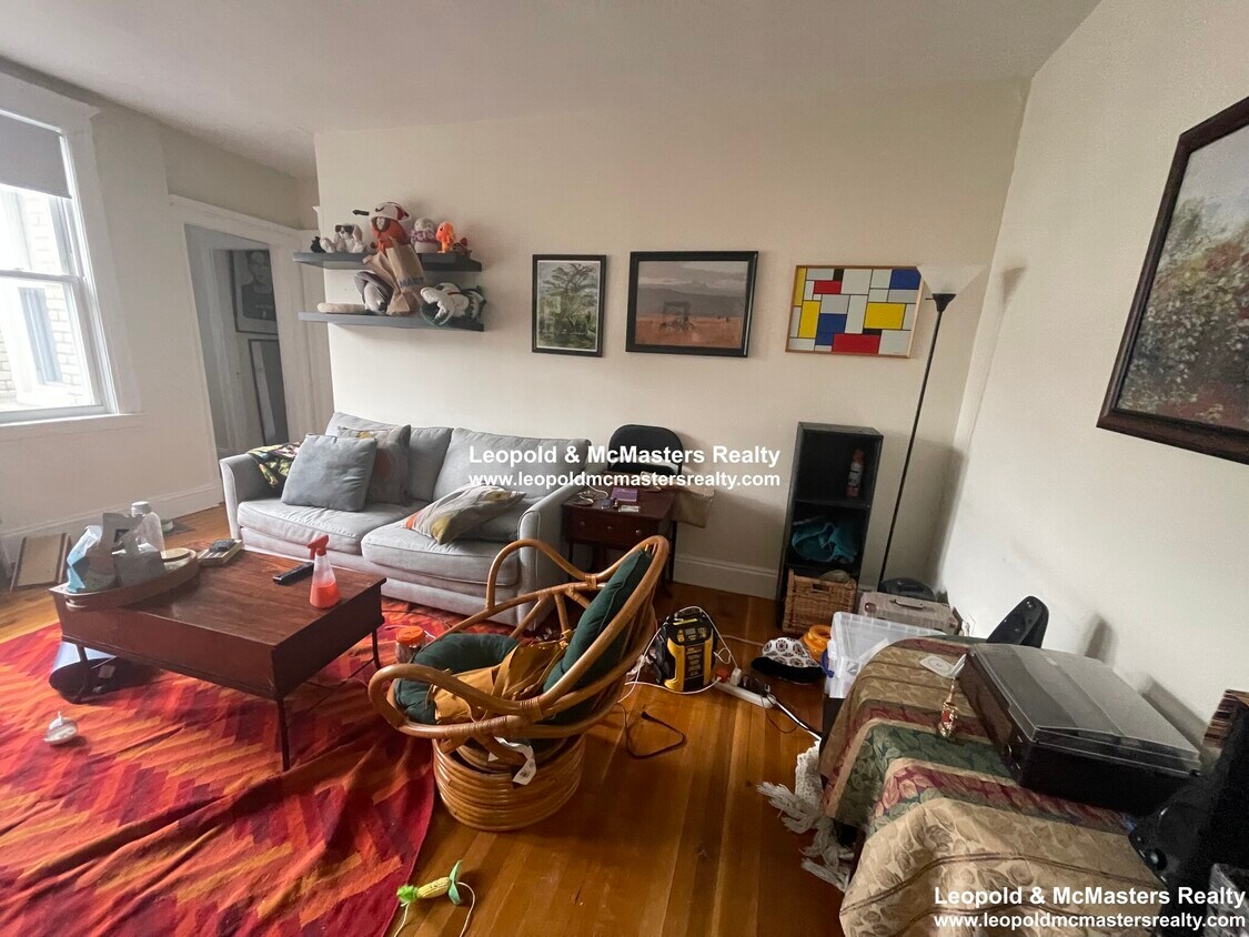 Foto principal - 1657 Commonwealth Ave