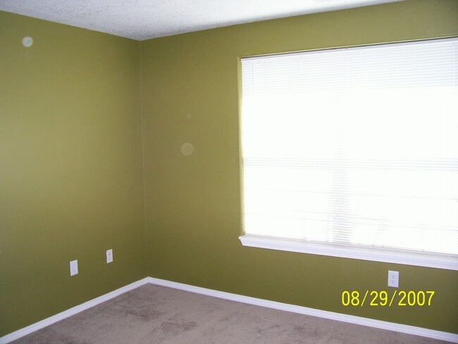 Building Photo - 3557 NE Hembree St