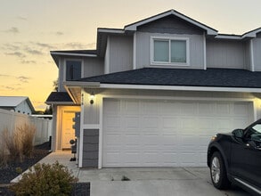 Building Photo - 416 S Raymond Ln