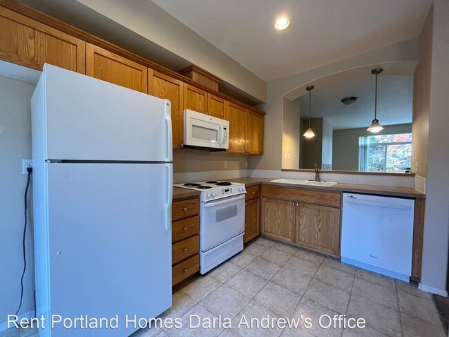 Building Photo - 3 br, 2.5 bath House - 17010 SW Berkeley Lane