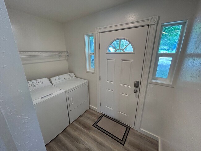 Foto del edificio - Cute 3 Bed, 1 Bath Home in Sunset Hill!