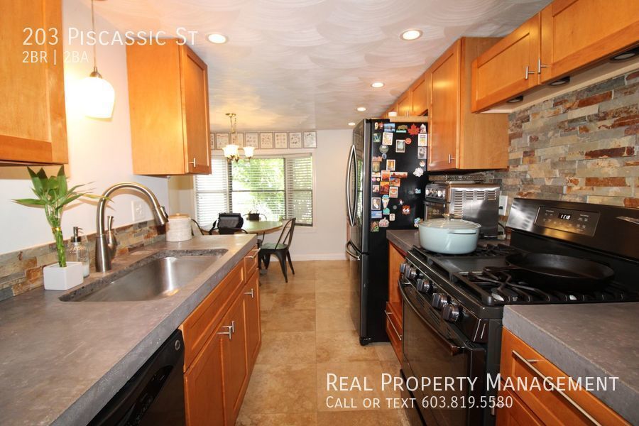 Foto principal - Beautiful 2 Bedroom Twin Rivers Condo in N...