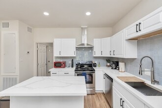 Building Photo - 1812 Wheeler Ave