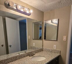 Building Photo - 12660 Ashford Point Dr