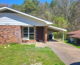 Building Photo - 3329 Pinewood Ave