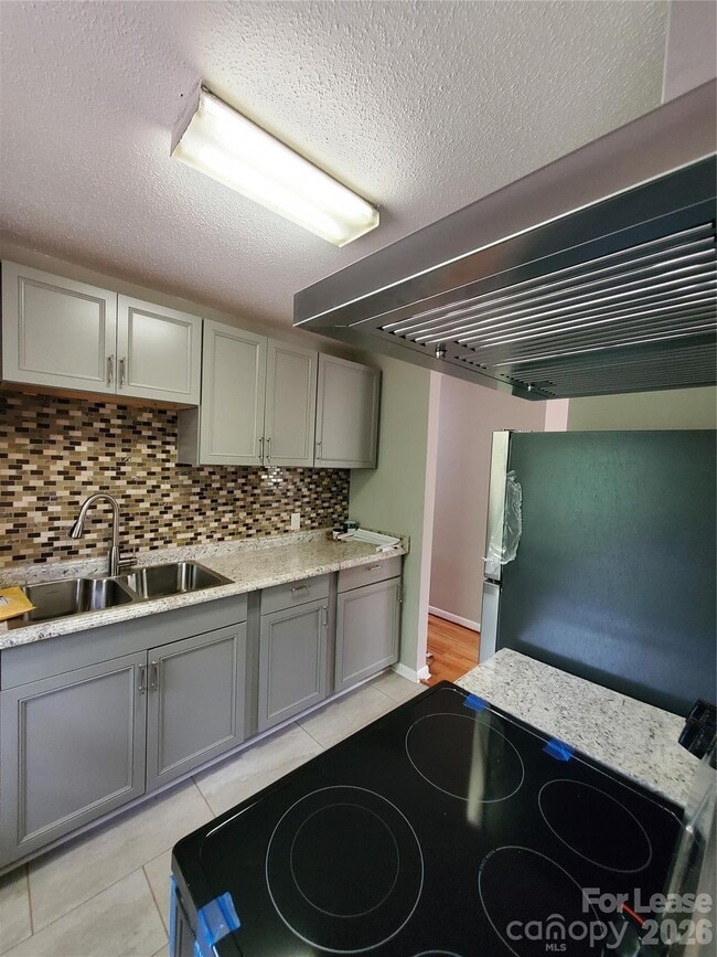 Building Photo - 1122 Rolling Ln