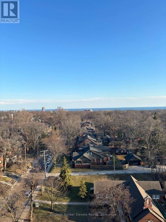 Photo du bâtiment - 1660 Bloor St W