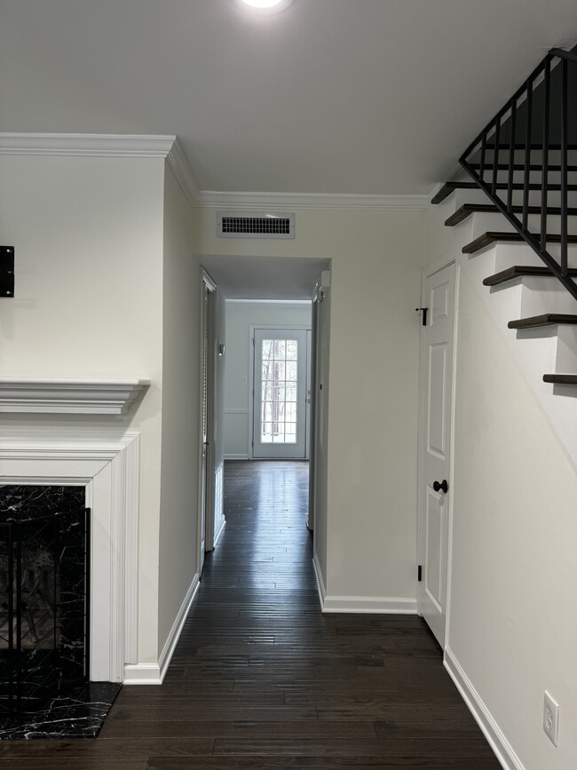 Foto del edificio - 157 Elysian Way NW