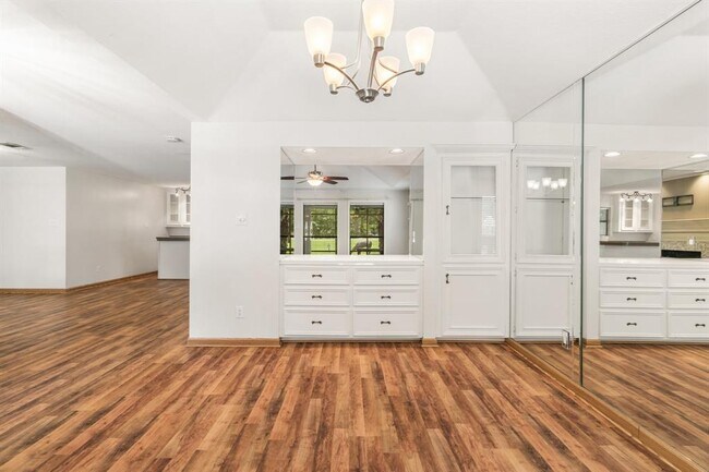 Building Photo - 3127 Lake Island Dr