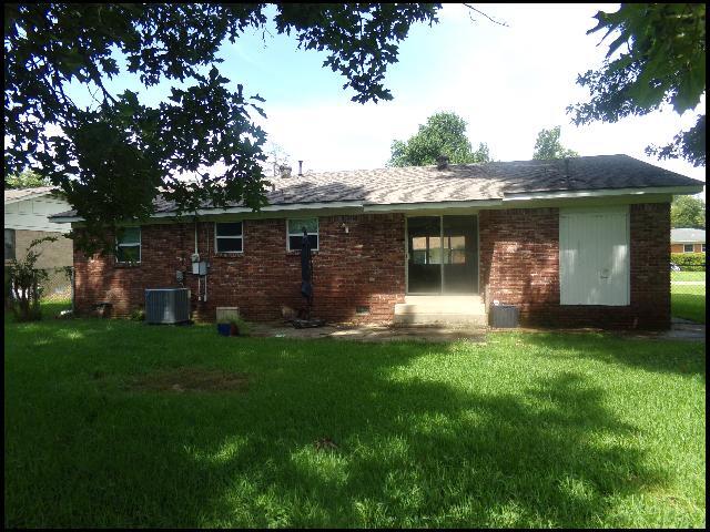 Foto del edificio - 51 Meadowbrook Dr