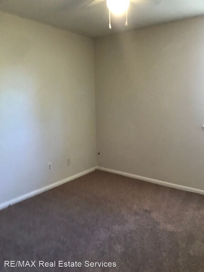 Building Photo - 3 br, 1 bath House - 3218 Red Bud Lane