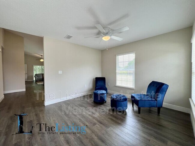 Foto del edificio - 8593 Plumeria Ave