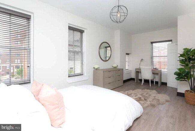 Foto del edificio - 930 N Calvert St