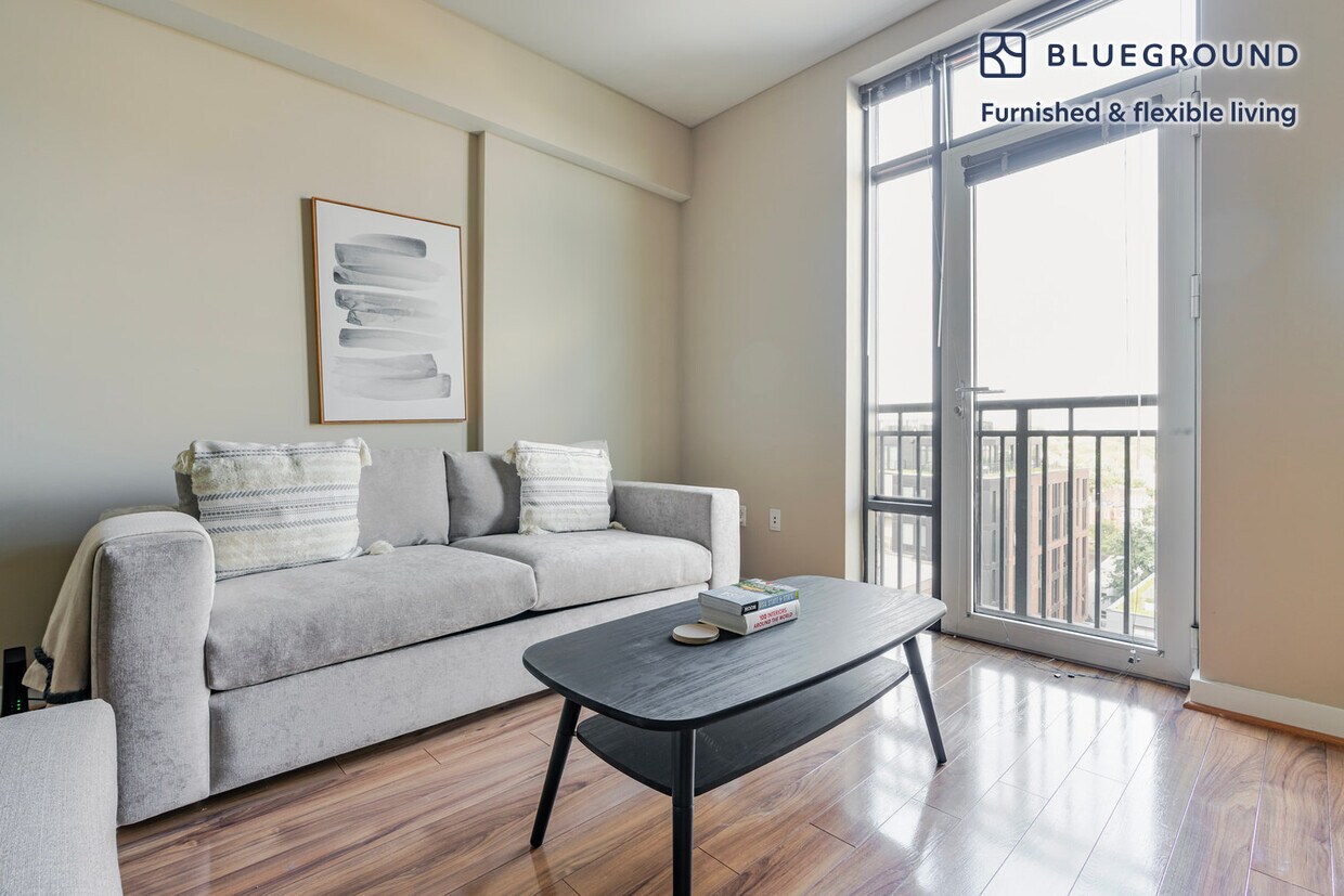 Foto principal - 1825 7th St NW