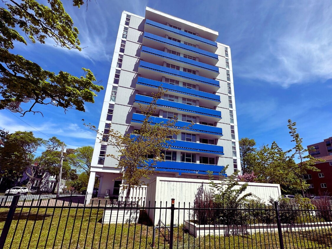Primary Photo - 1521 Lemarchant St