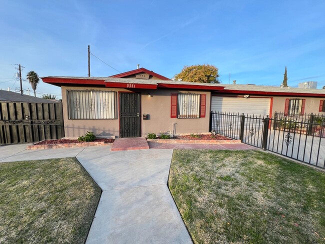 Building Photo - 3551 E McKinley Ave