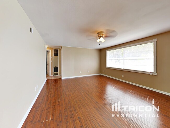 Foto del edificio - 8589 Lantana Dr