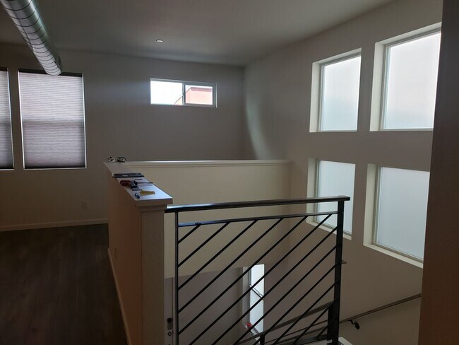 Building Photo - 860 Silicon Court