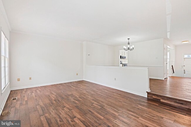 Building Photo - 2885 Kelly Square