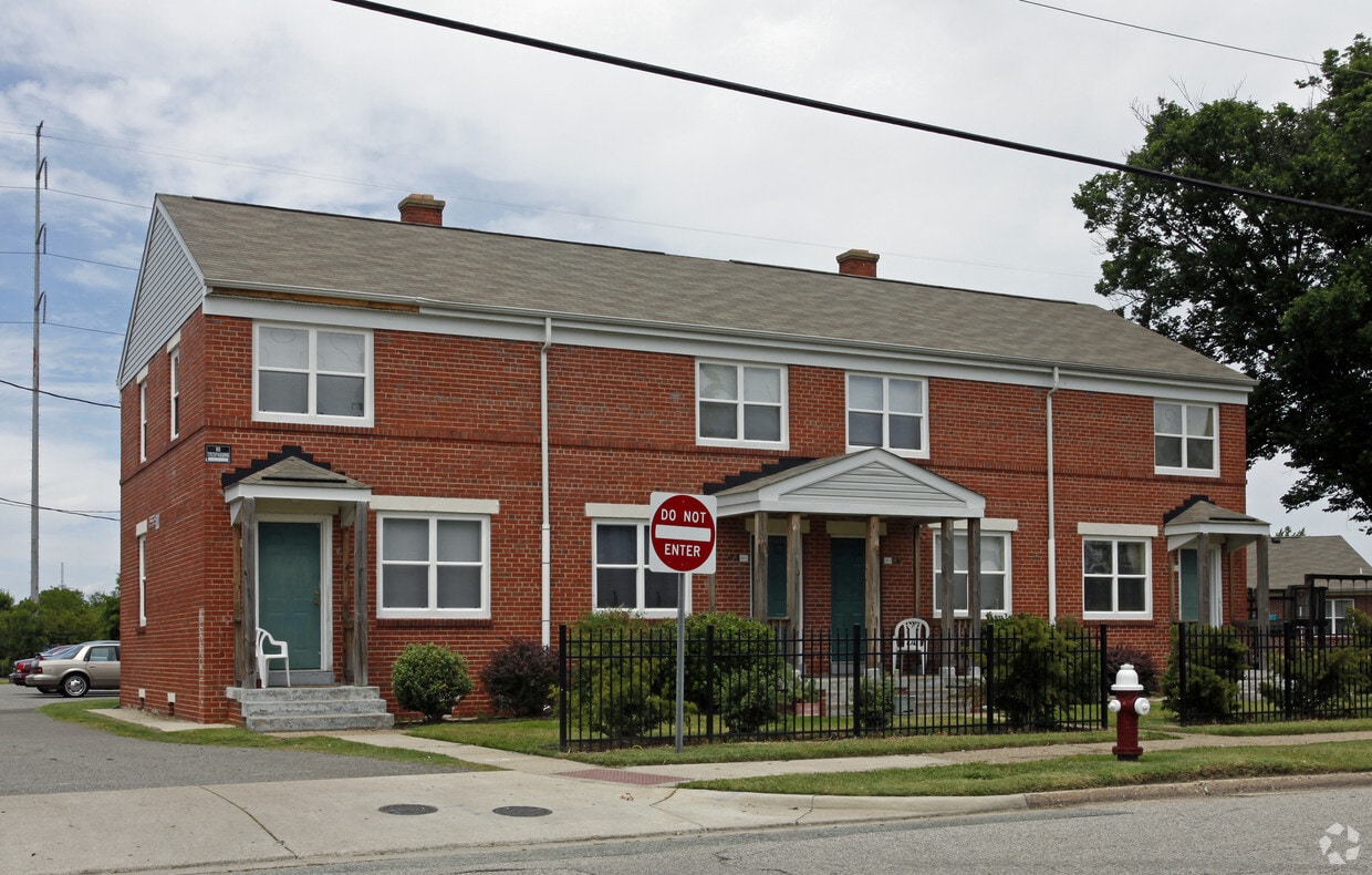 Seven Oaks Apartments Apartments in Newport News, VA