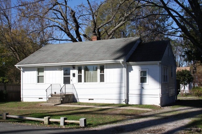 Foto del edificio - 104 N Cedar Ave