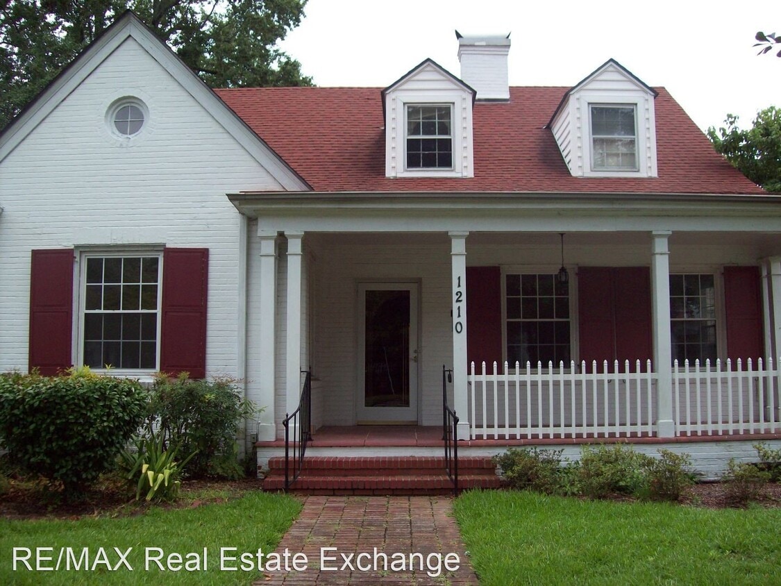 4 br, 3 bath House 1210 N. Elm Street House Rental in Lumberton, NC