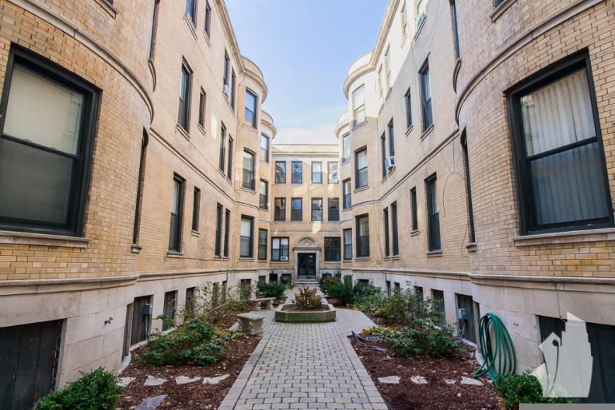 Foto principal - 2 bedroom in Chicago IL 60610