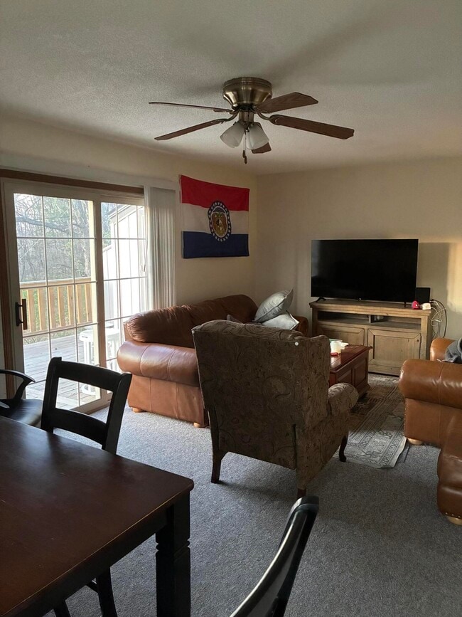 Building Photo - 459 Foxfire Dr