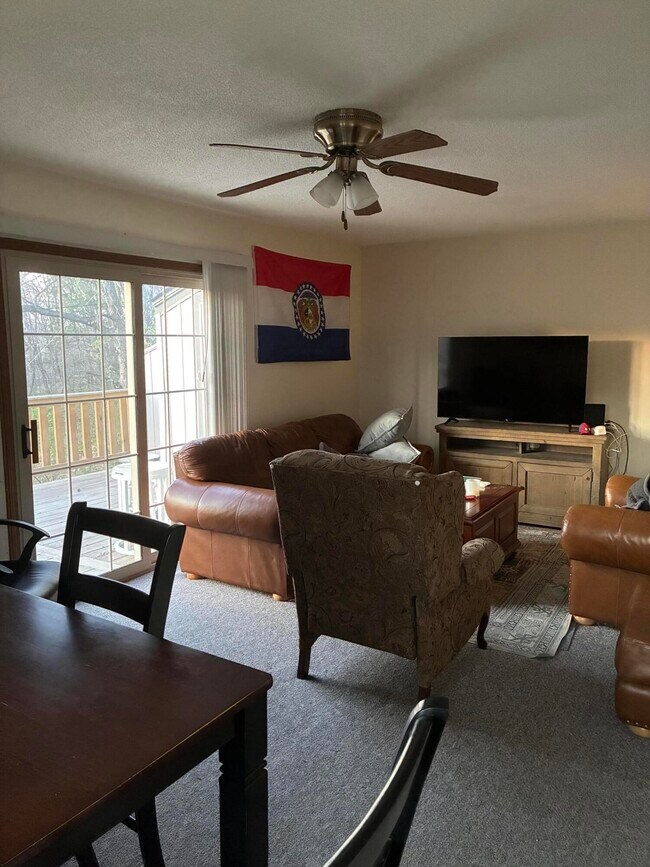 Foto del edificio - 459 Foxfire Dr