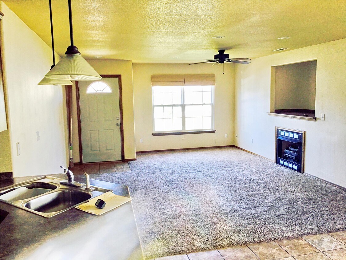 3303 S Kenser, Joplin, MO 64804 Townhome Rentals in Joplin MO