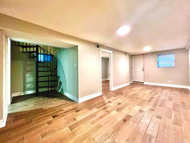 Foto del edificio - 724 N Ada St