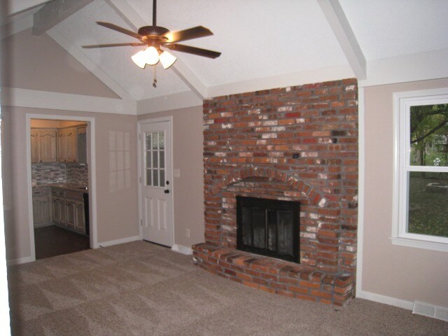 Foto del edificio - 9609 N Charlotte St