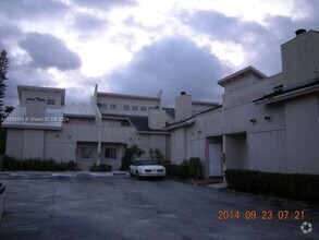 Building Photo - 4015 Coral Springs Dr