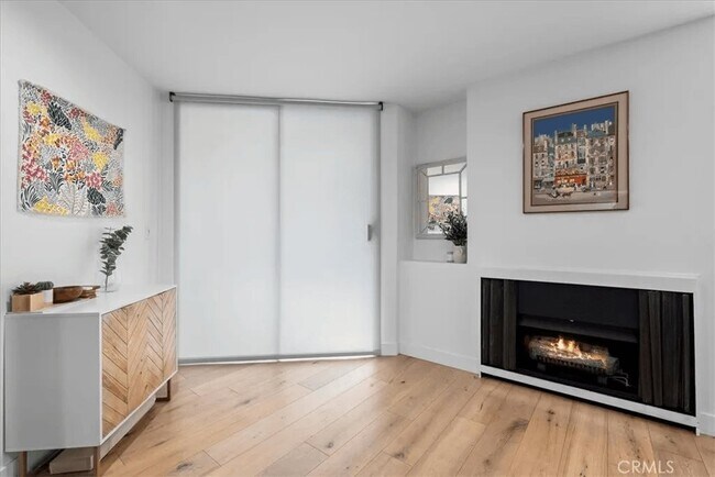 Photo - 740 Kings Rd Apartment