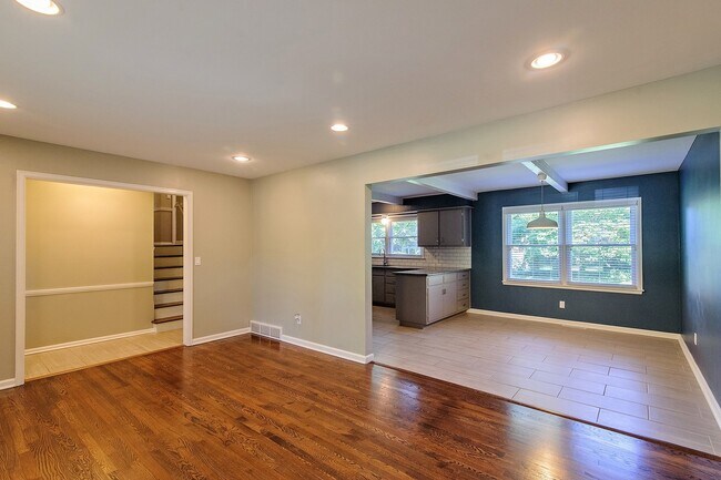 Foto del edificio - 4 Bed Home Completely Updated