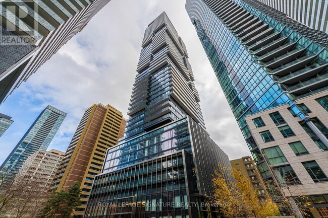 Photo du bâtiment - 55 Charles St E