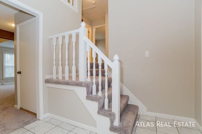 Foto del edificio - 9336 Greenway Ln