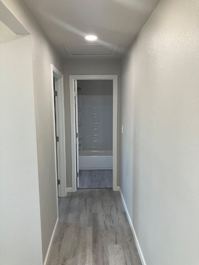 Building Photo - Fully Renovated 2-Bedroom!