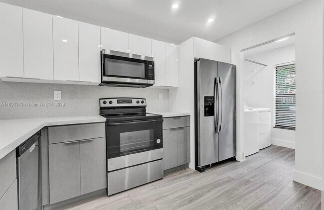 Building Photo - 8036 NW 41st Ct
