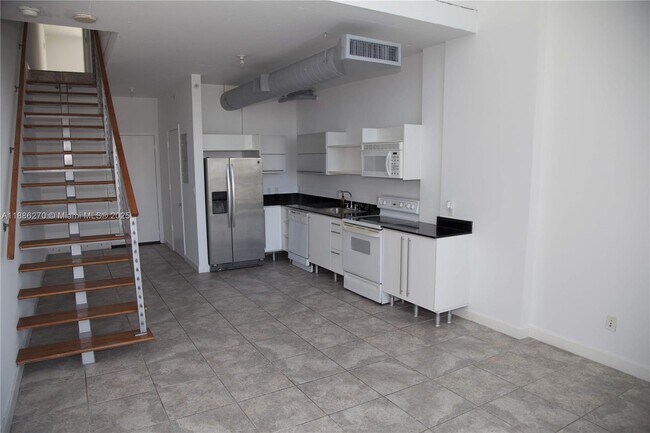 Foto del edificio - 690 SW 1st Ct