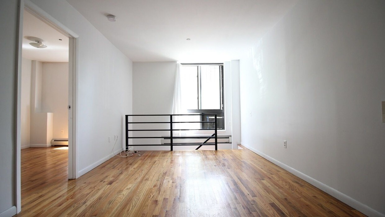 Foto principal - 895 Pacific St