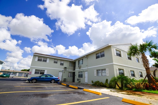 Building Photo - Blue Heron Apartments