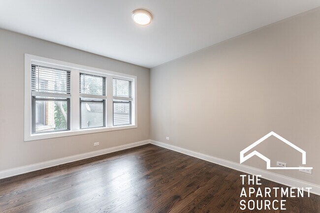 Foto del edificio - 2238 N Sawyer Ave