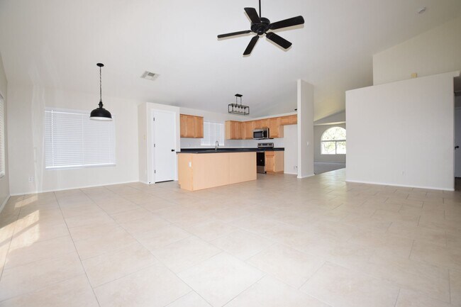 Building Photo - Beautiful remodeled 4 bedroom home!