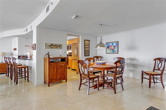 Foto del edificio - 3000 N Ocean Dr