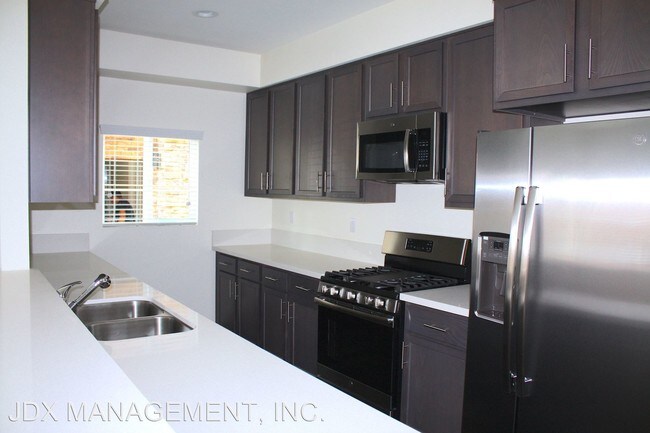 Foto del edificio - 8123-8137 Cascio Ct