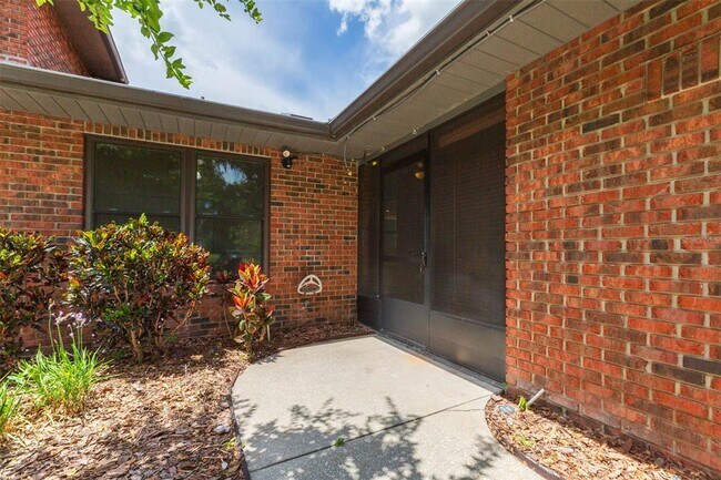 Building Photo - 6541 Brentwood Dr.