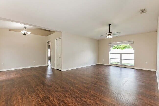 Building Photo - 436 Fish Hawk Dr