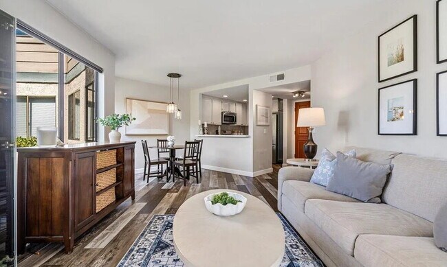Foto del edificio - Welcome to this move-in ready home located...